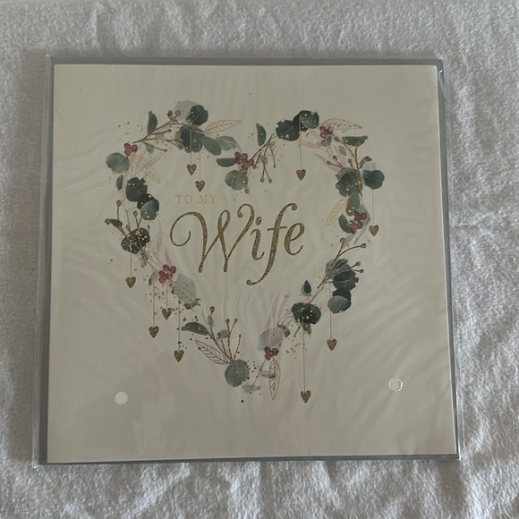 Papyrus “Wife” Christmas and Mother’s Day Cards - Picture 8 of 9